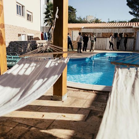 Lisbon Surf Hostel Каркавелуш Экстерьер фото